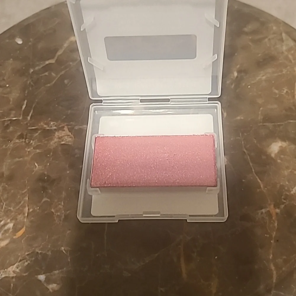 Mary Kay Mineral Cheek Color in Intense Bold Berry